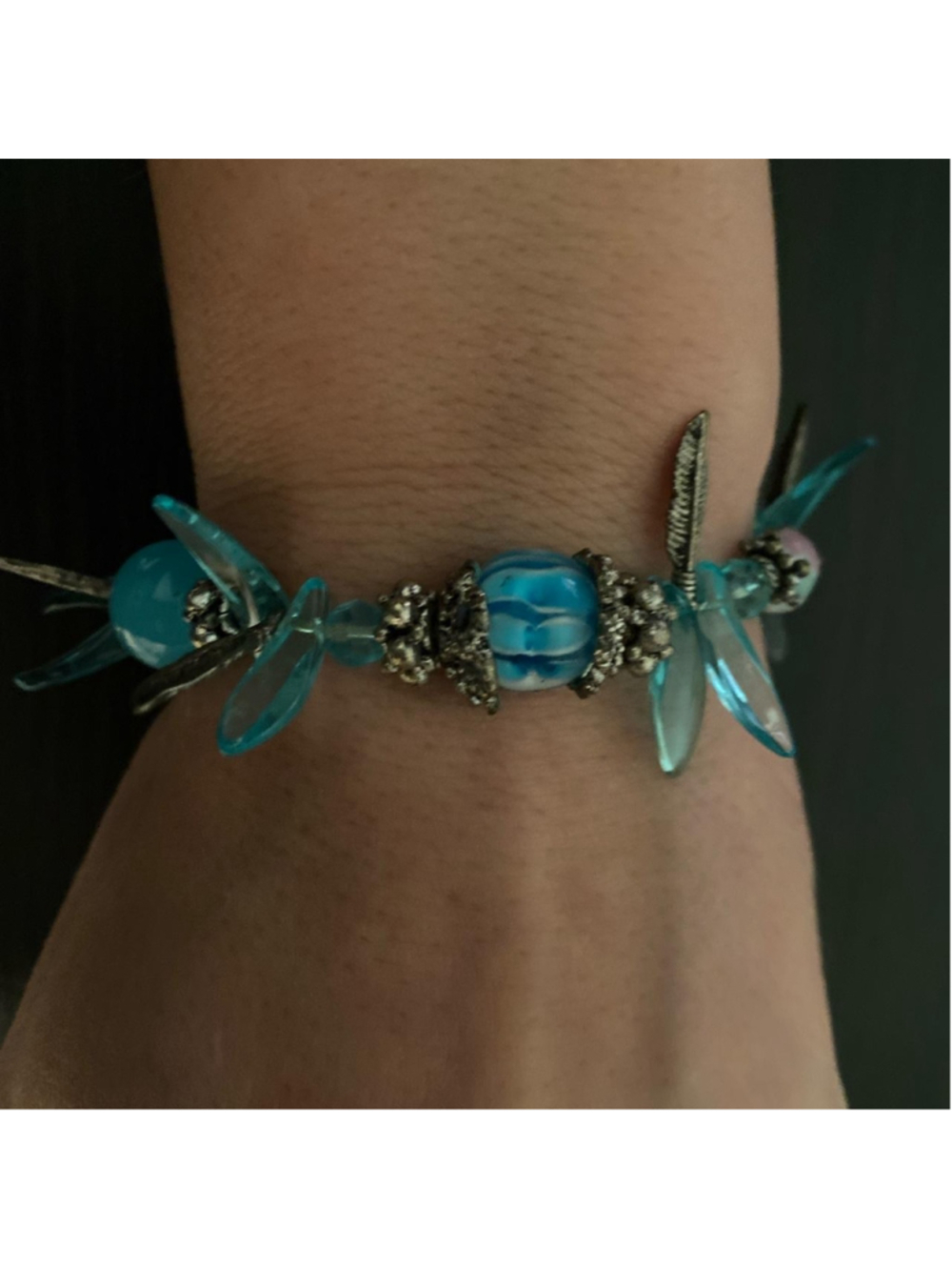 Beautiful blue stretchy bracelet 💙